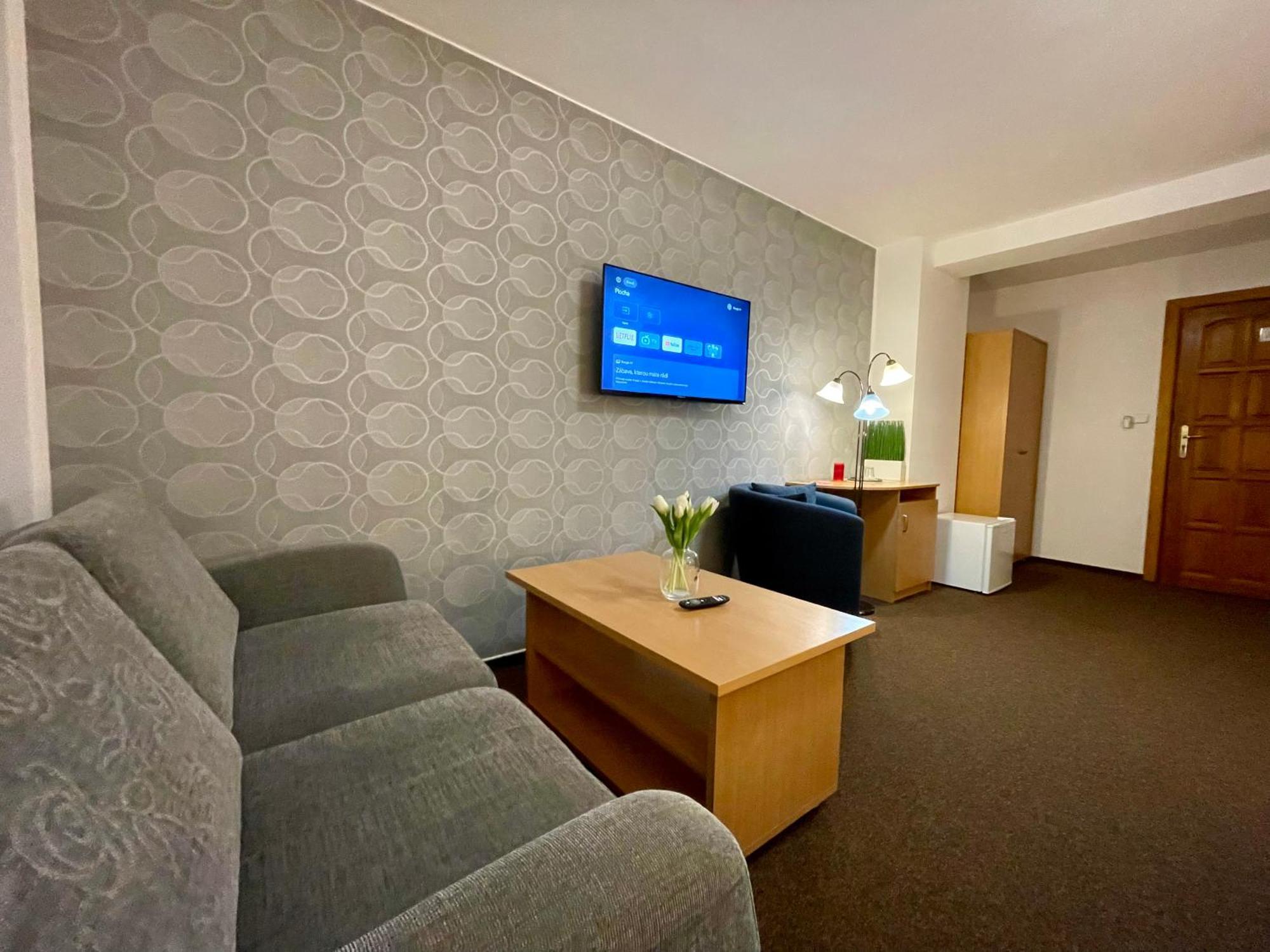 Hotel Aldo Uničov Εξωτερικό φωτογραφία